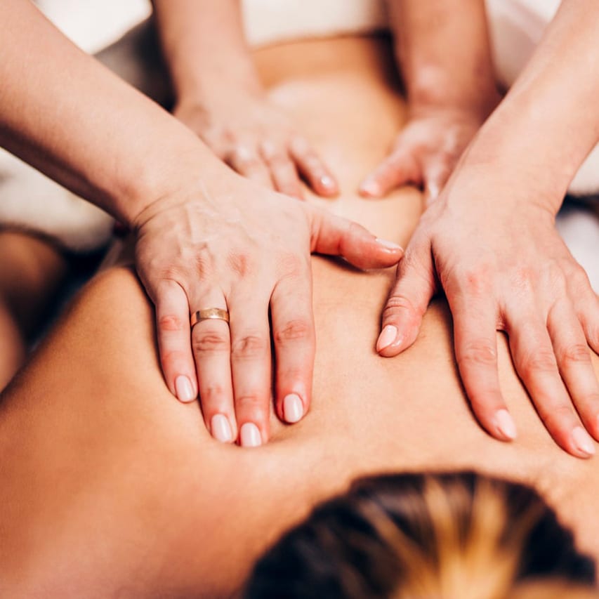 Massage 4 Mains à Nice